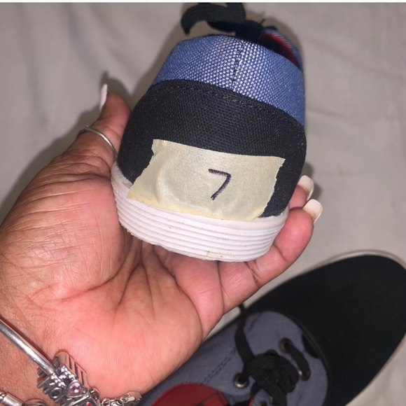 VANS MEN Size 7 - Picture 3 of 4